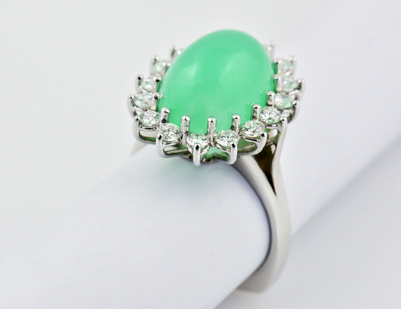 Diamant Ring Jade  585/000 14 K Weißgold 16 Brillanten zus. 0,80 ct