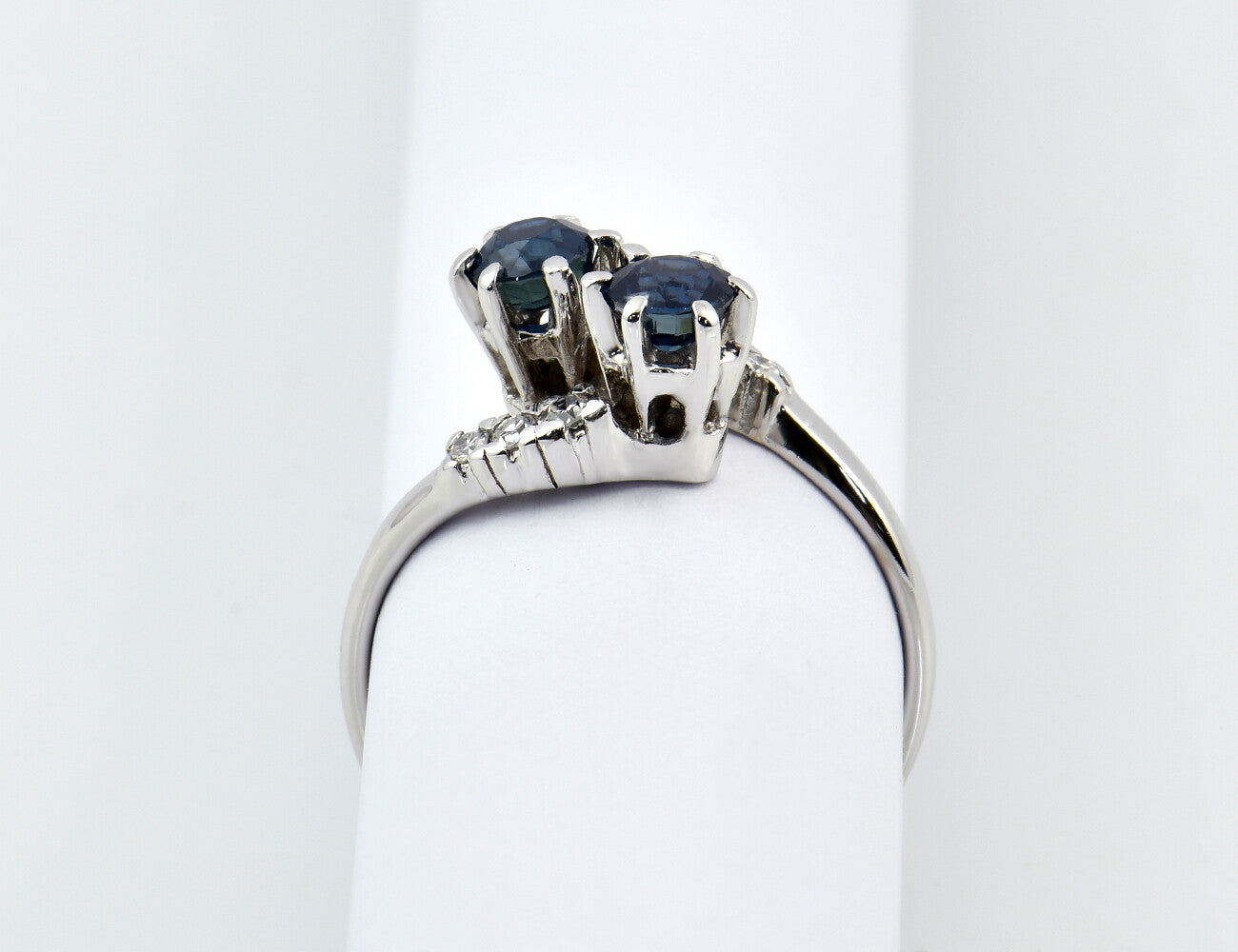 Saphir Diamant Ring 585/000 14 K Weißgold 6 Diamanten zus. 0,06 ct