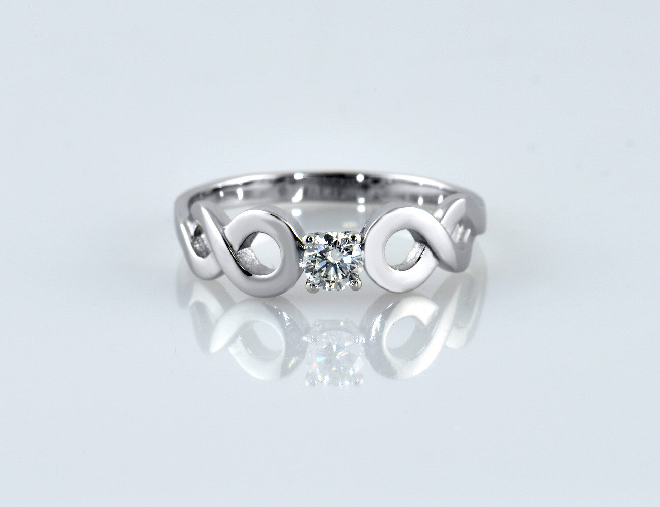 Solitär Diamant Ring 750/000 18 K Weißgold Brillant 0,15 ct