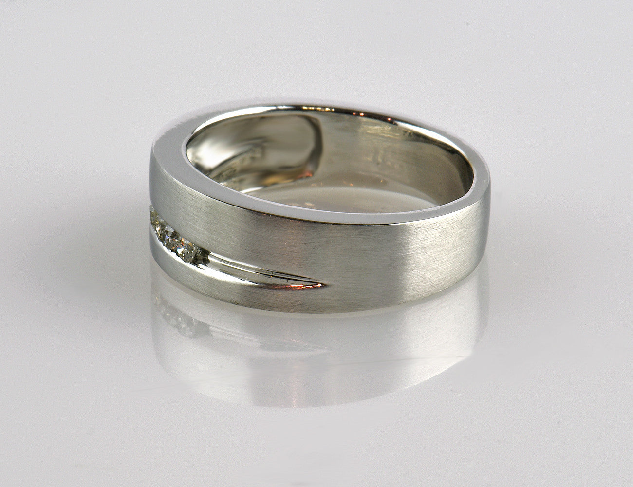 Diamant Ring 750/000 18 K Weißgold 5 Brillanten zus. 0,10 ct