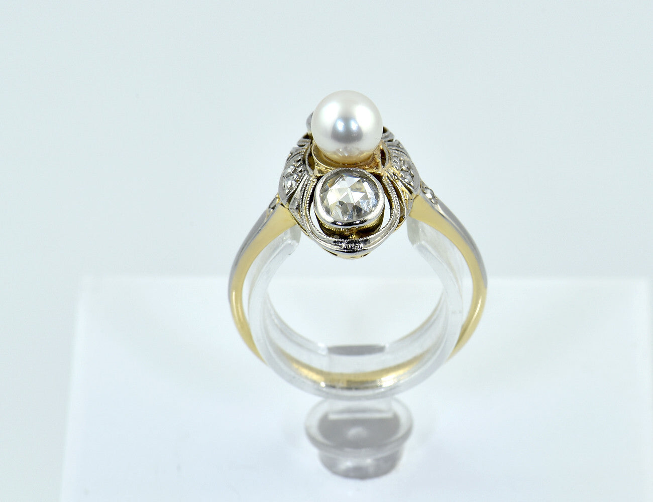Ring Diamant Akoyaperle  585/000 14 K Weißgold 8 Diamanten zus. ca. 0,35 ct