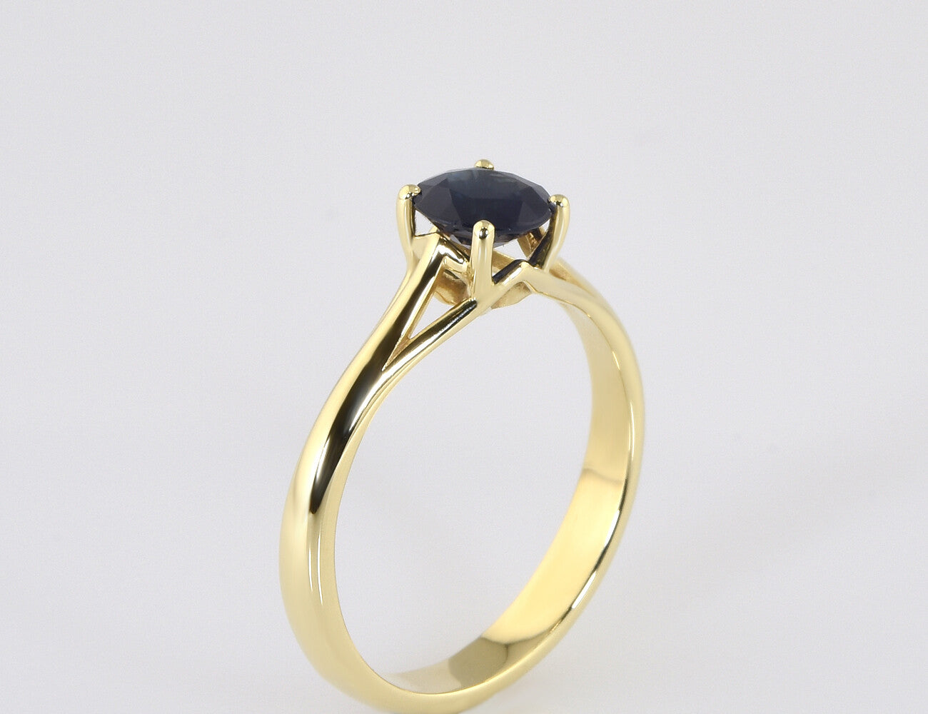 Solitär Saphir Ring 585/000 14 K Gelbgold 0,98 ct