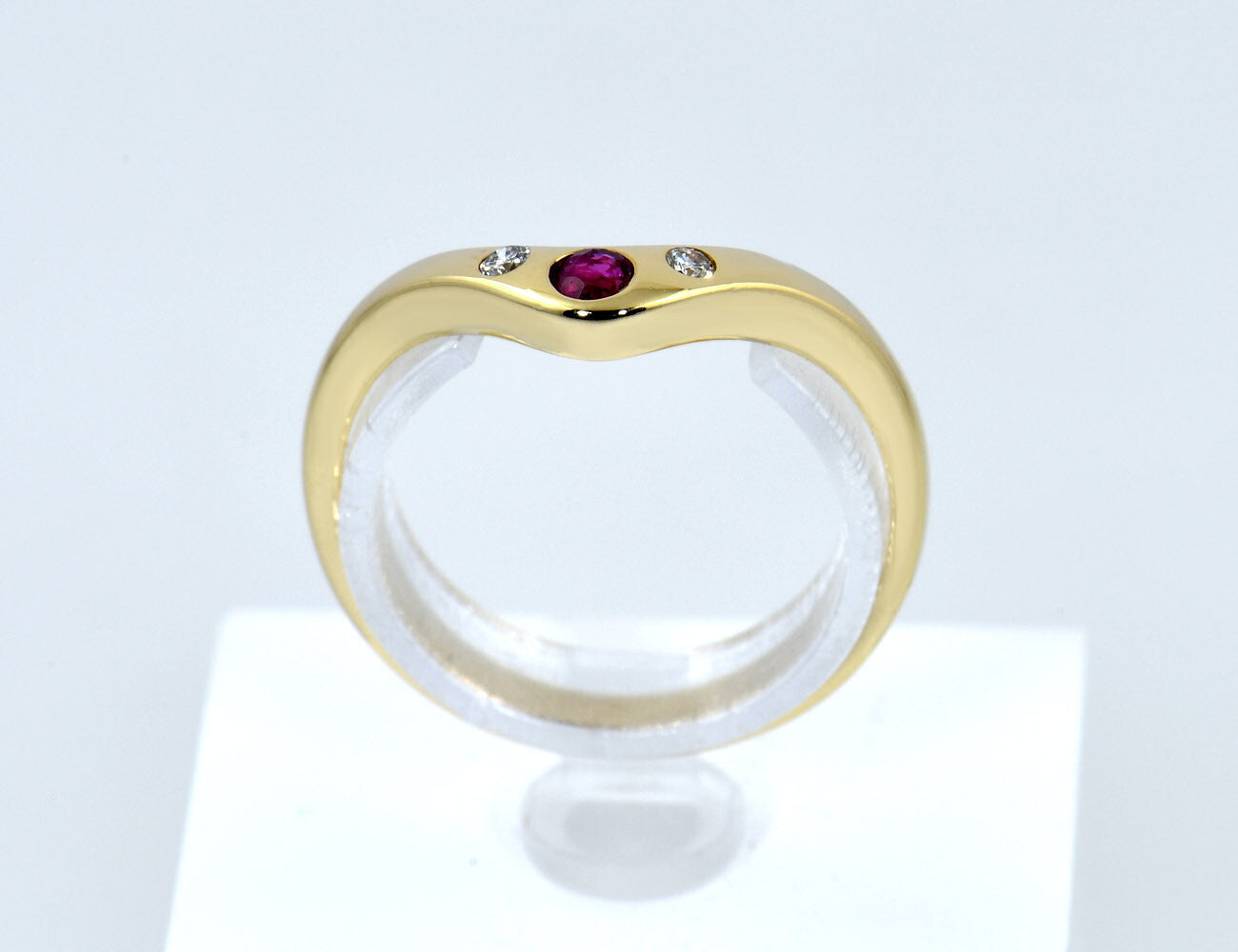 Rubin Diamant Ring 585/000 14 K Gelbgold 2 Brillanten zus. 0,04 ct