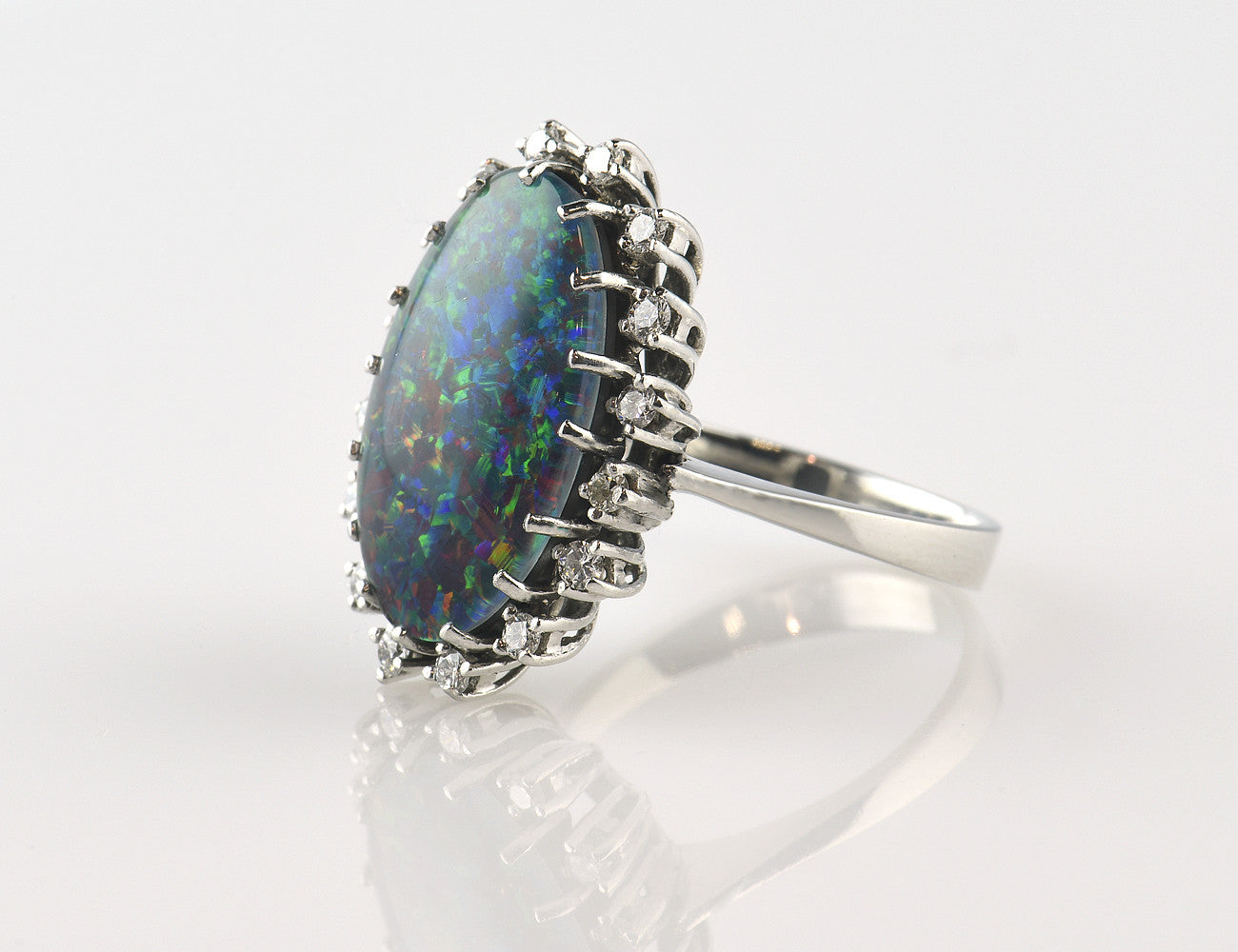 Ring Opal Triplette 585/000 14 K Weißgold, 16 Diamanten zus. 0,45 ct