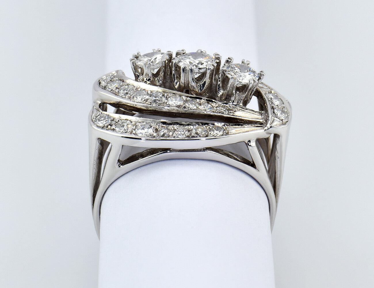 Diamant Ring 585/000 14 K Weißgold 35 Diamanten zus. 1,50 ct