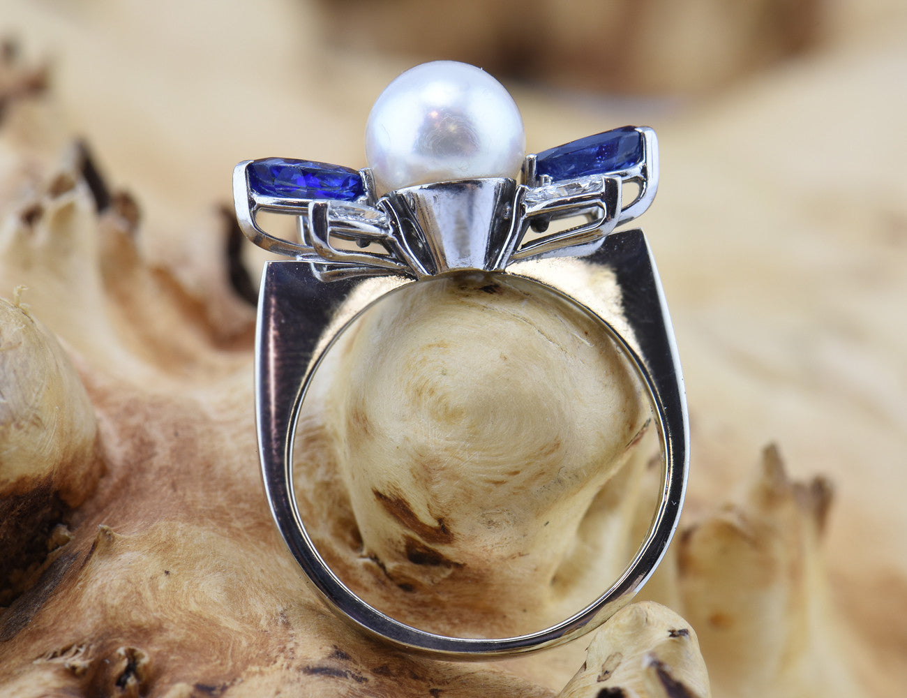 Ring Akoyaperle 750 18 K Weißgold, Saphir, 4 Diamanten zus. 0,20 ct