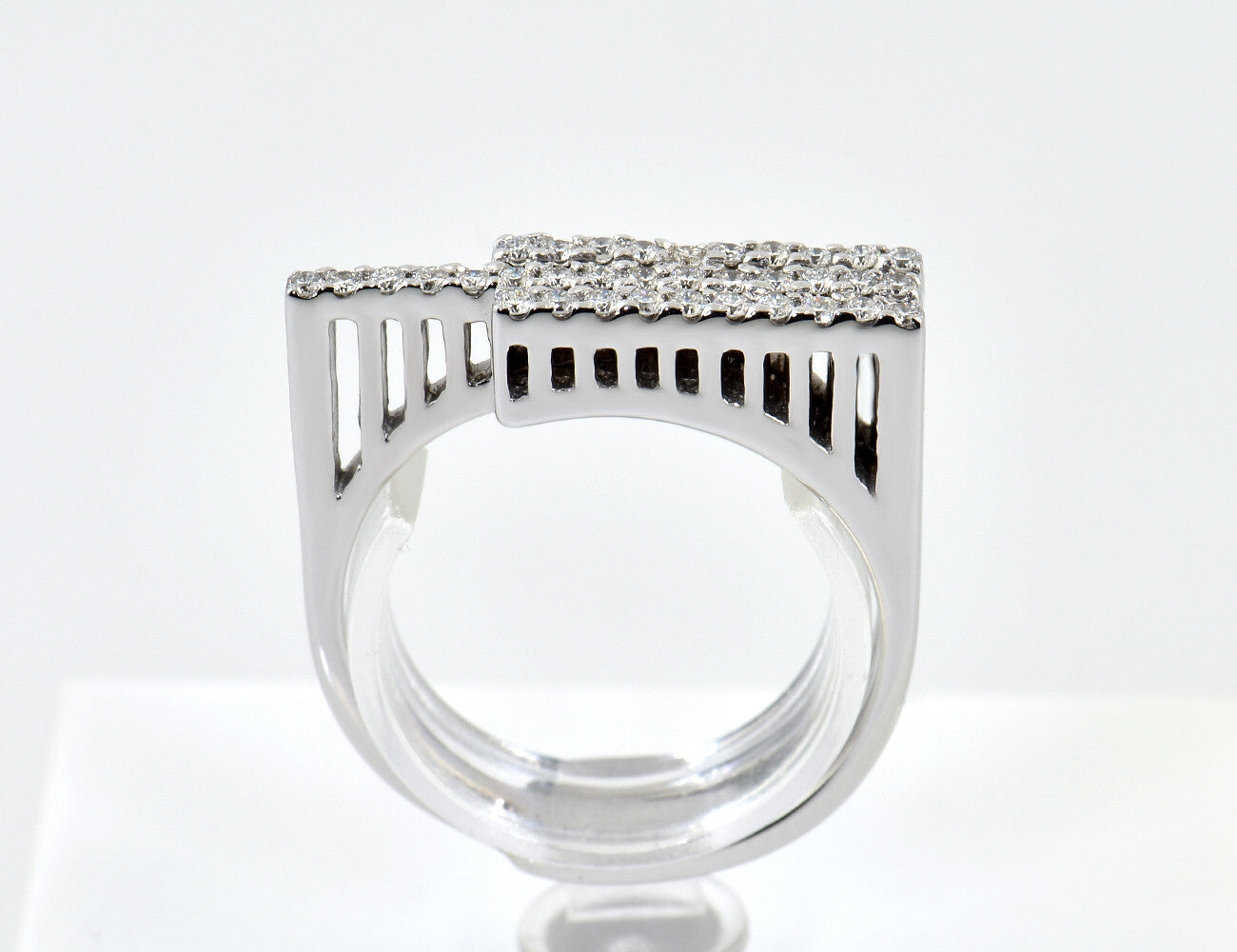 Diamant Ring 750/000 18 K Weißgold 35 Brillanten zus. 0,35 ct