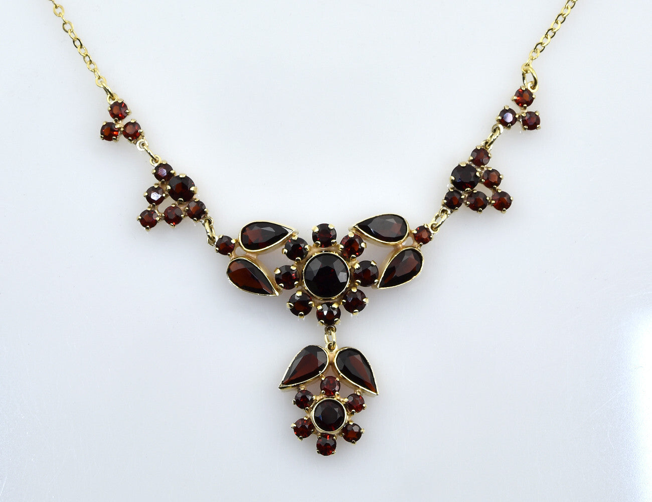 Kette Granat 333/000 8 K Gelbgold Collier, 42 cm lang
