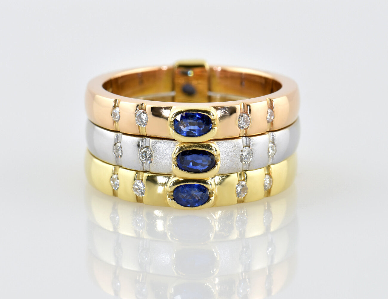 Saphir Diamant Ring 750/000 18 K Gold Tricolor 12 Brillanten zus. 0,20 ct