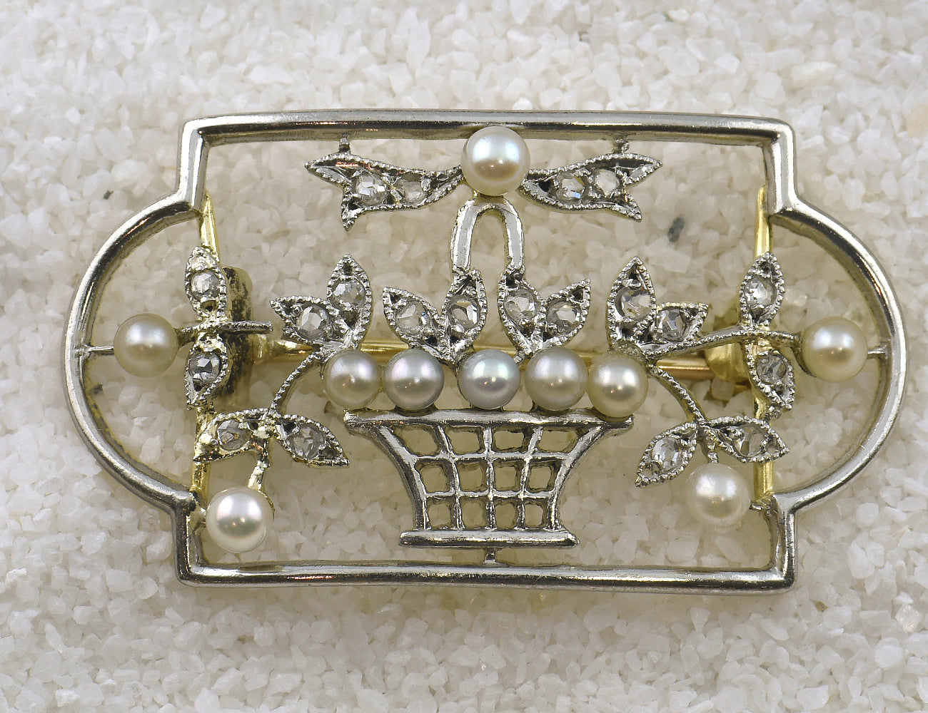 Brosche 750/000 18 K Gelbgold, 10 Perlen, 20 Diamanten