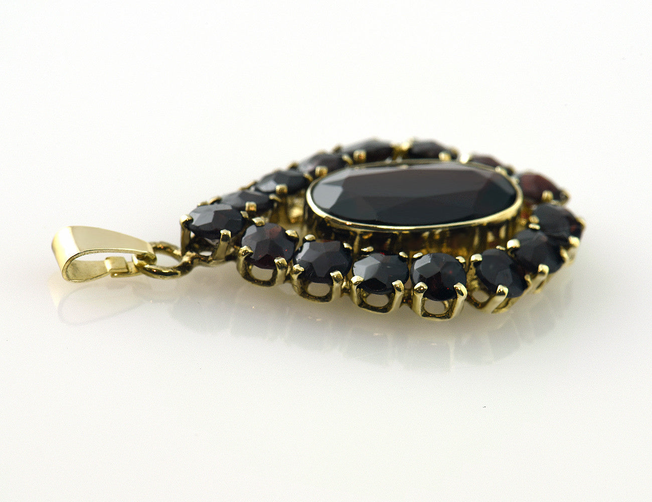 Anhänger Granat 333 8 K Gelbgold