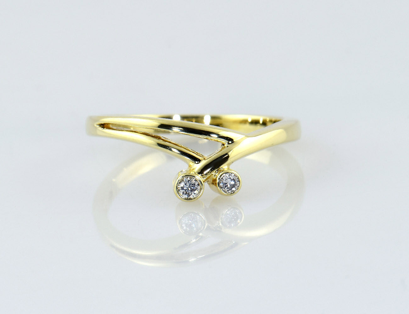 Diamant Ring 585/000 14 K Gelbgold 2 Brillanten zus. 0,06 ct