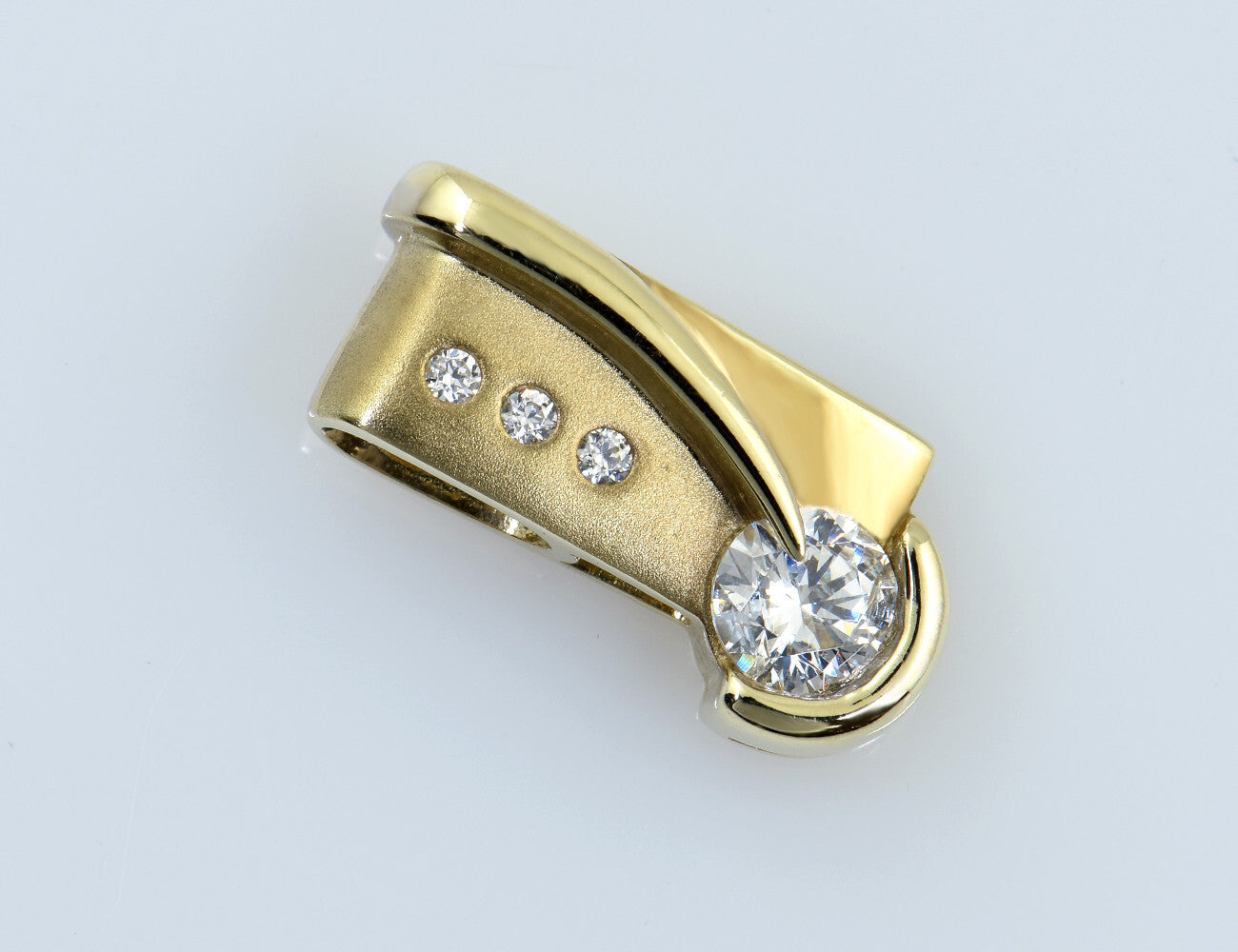 Anhänger 333/000 8 K Gelbgold Zirkonia