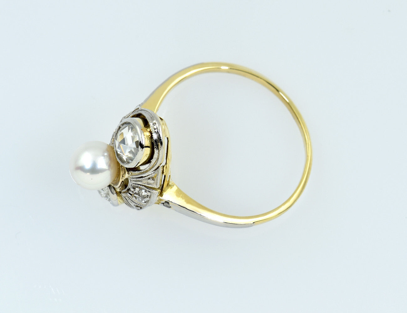 Ring Diamond Akoya Pearl 585/000 14 K White Gold 8 Diamonds total approx. 0.35 ct