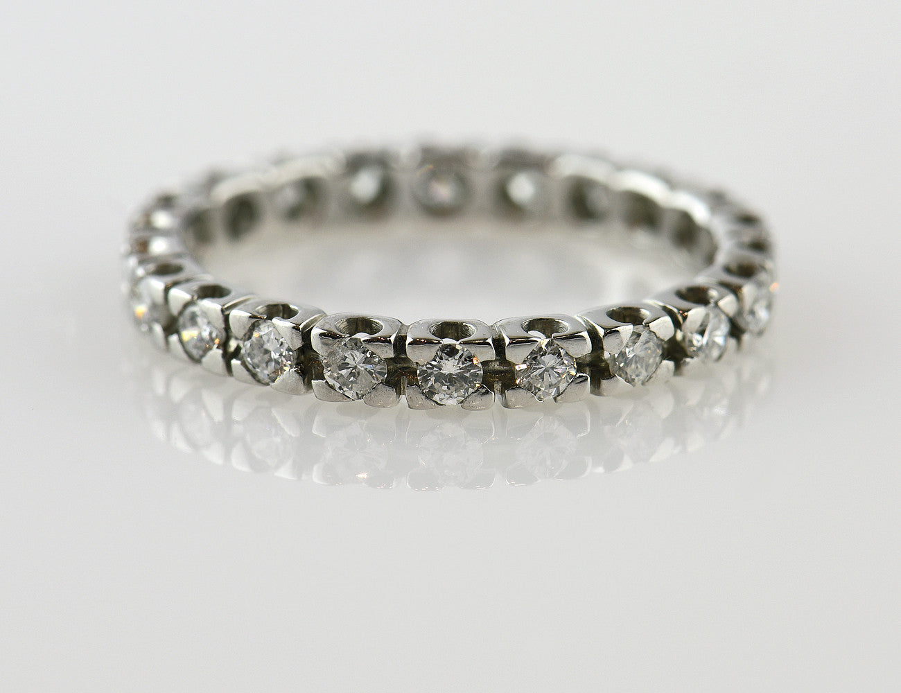 Diamant Ring Memory 750/000 18 K Weißgold 22 Brillanten zus. 0,65 ct