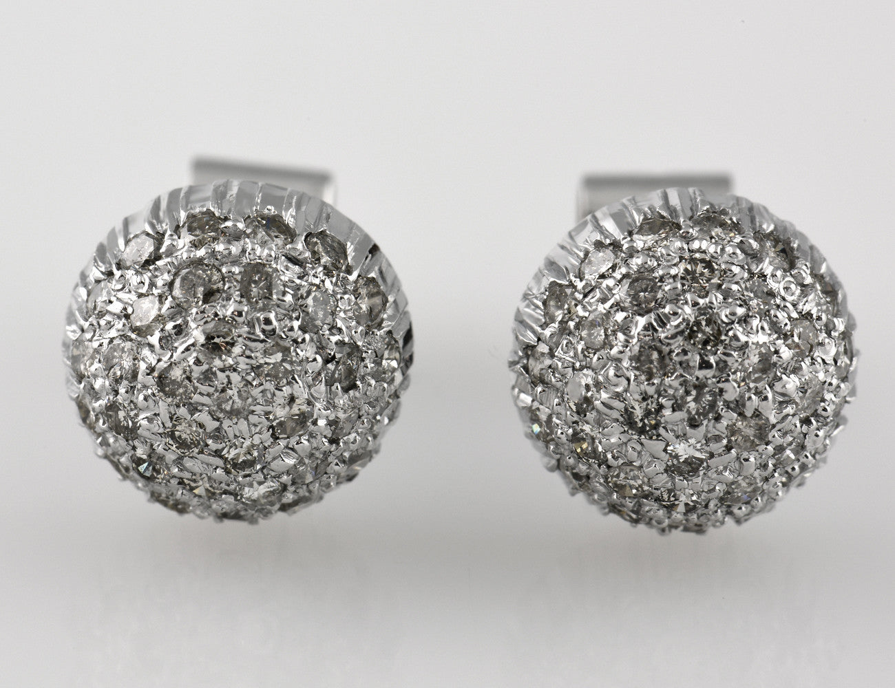 Ohrstecker 750/000 18 K Weißgold, 68 Diamanten zus. 0,40 ct