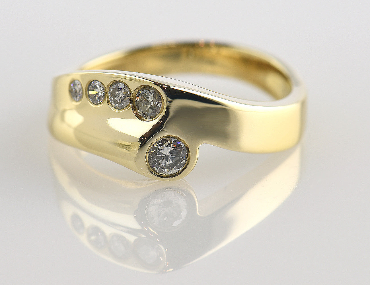 Diamant Ring 585 14 K Gelbgold 5 Brillanten zus. 0,25 ct