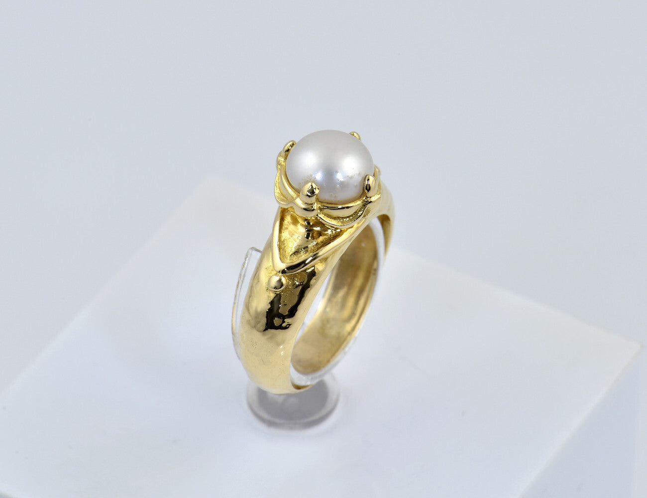Akoya pearl ring 750/000 18 K yellow gold