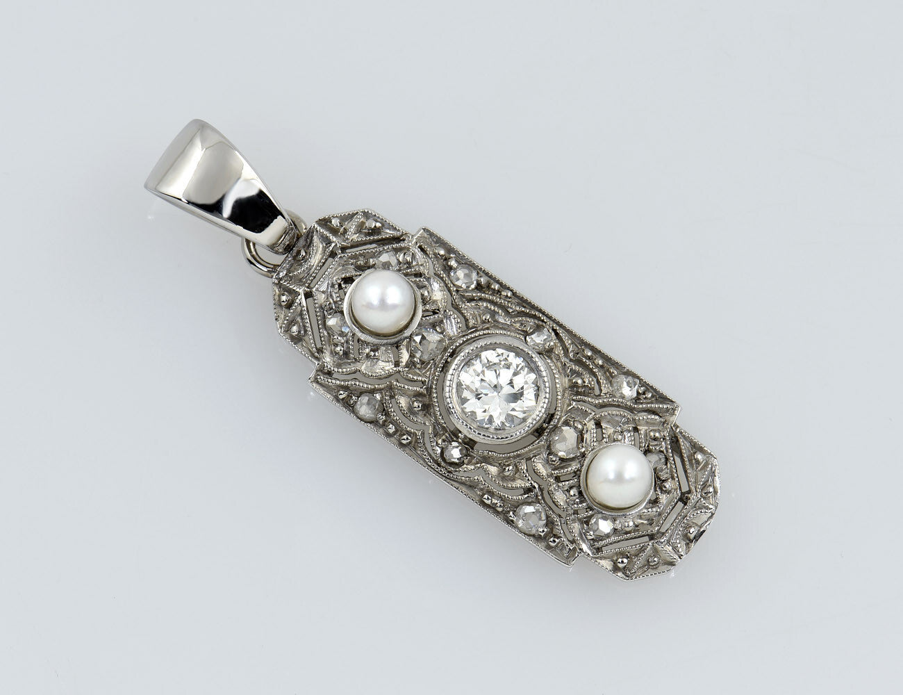 Art Deco Anhänger Diamant Perle 750/000 18 K Weißgold 13 Diamanten zus. 0,30 ct