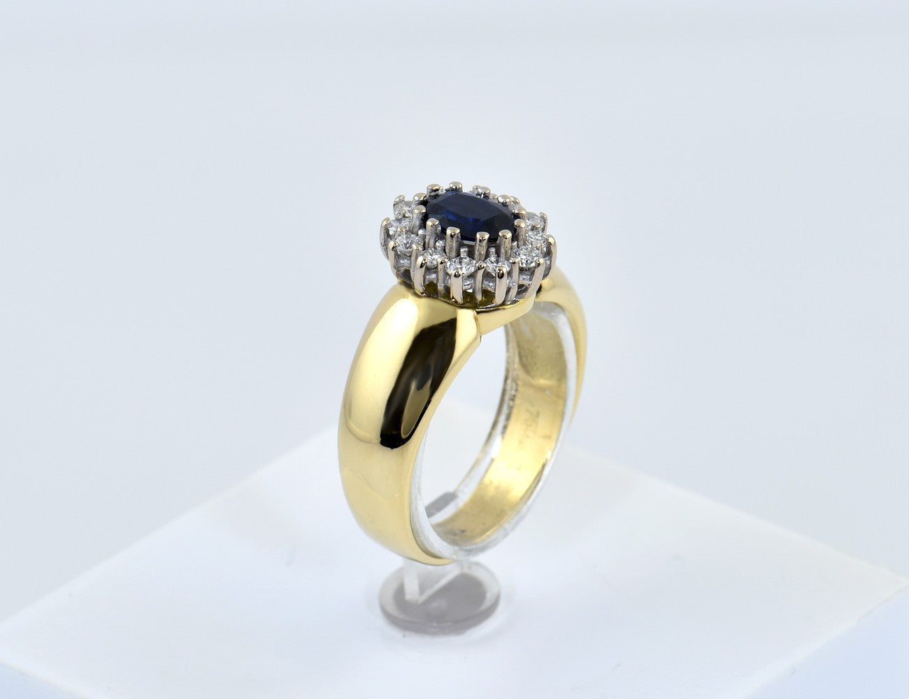 Saphir Diamant Ring 585/000 14 K Gelbgold 12 Brillanten zus. 0,25 ct