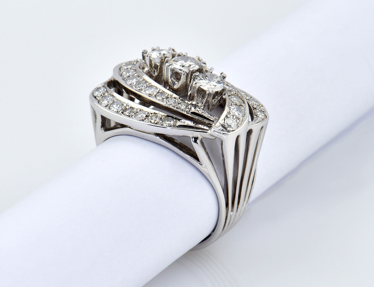 Diamant Ring 585/000 14 K Weißgold 35 Diamanten zus. 1,50 ct