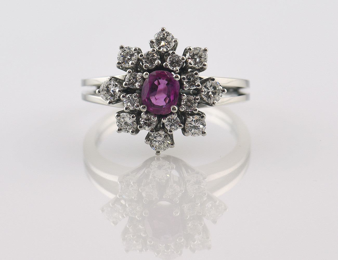 Rubin Diamant Ring 585/000 14 K Weißgold 15 Brillanten zus. 0,80 ct