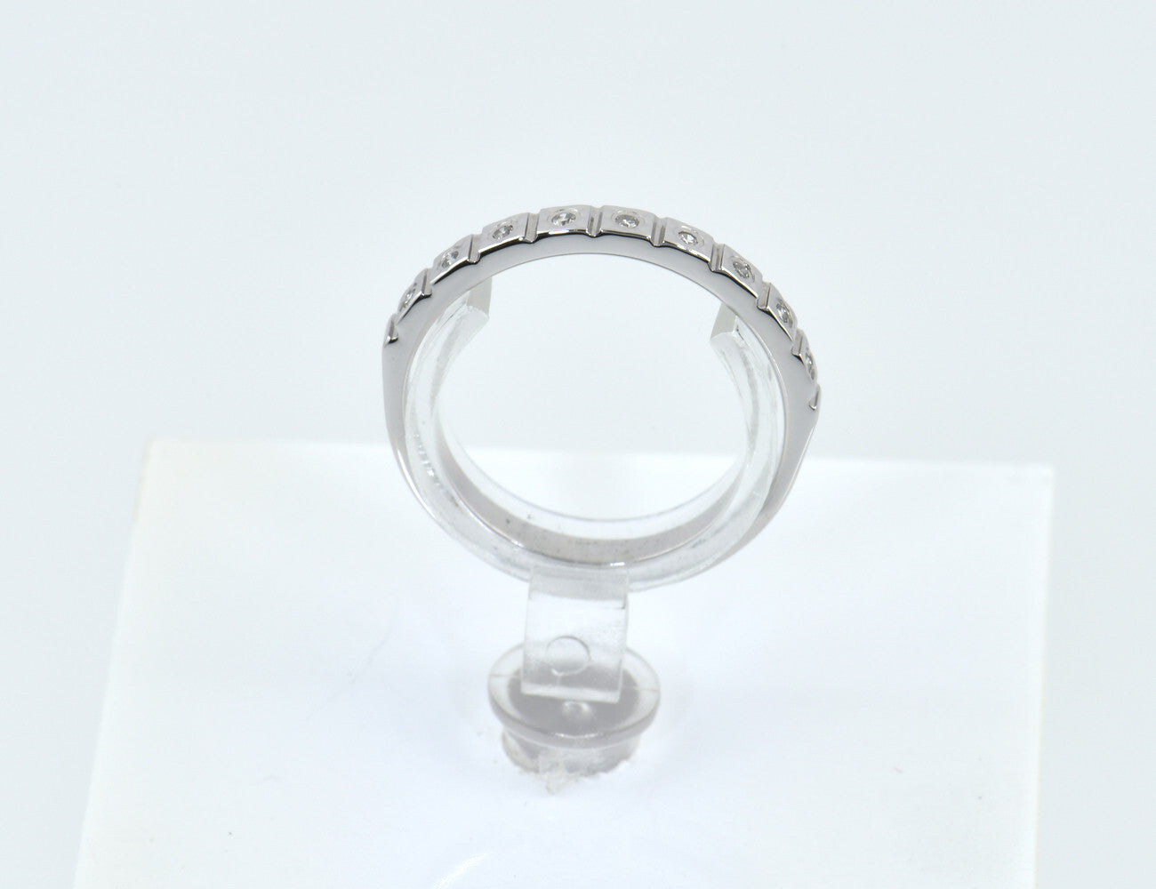 Diamant Ring 333/000 8 K Weißgold 9 Diamanten zus. 0,05 ct