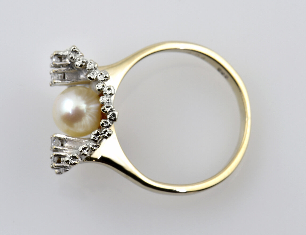 Ring Zuchtperle 585/000 14 K Gelb-/Weißgold, 4 Diamanten zus. 0,08 ct
