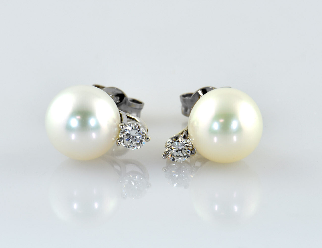 Ohrringe Akoya Perle 585/000 14 K Weißgold Ohrstecker 2 Brillanten zus. 0,23 ct