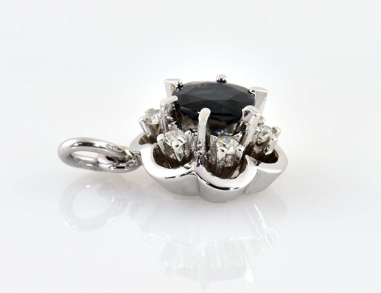 Anhänger 585/000 14 K Weißgold Saphir 6 Diamanten zus. 0,12 ct