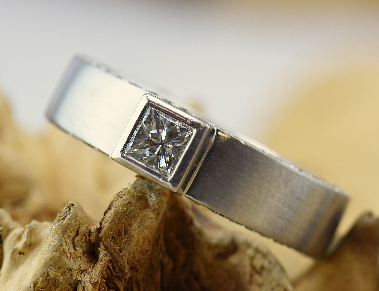 Solitär Diamant Ring 585/000 14 K Weißgold 71 Brillanten zus. 1,10 ct