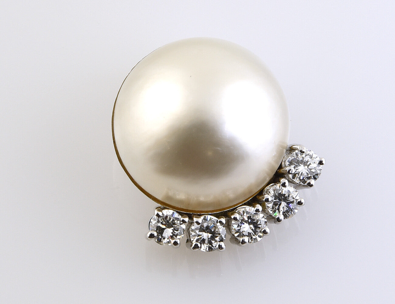 Anhänger Mabe´perle 585/000 14 K Weißgold 5 Brillanten zus. 0,50 ct