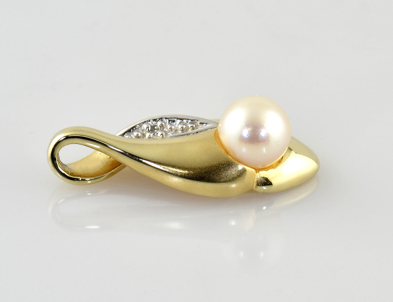 Anhänger Akoyaperle 333/000 8 K Gelbgold 1 Diamant 0,01 ct