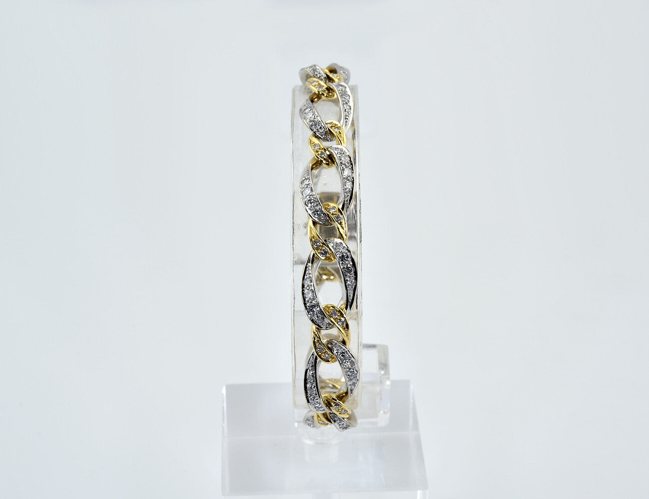 Diamant Armband 750/000 18 K Gelb-/ Weißgold 122 Brillanten zus. 2,75 ct, 19 cm