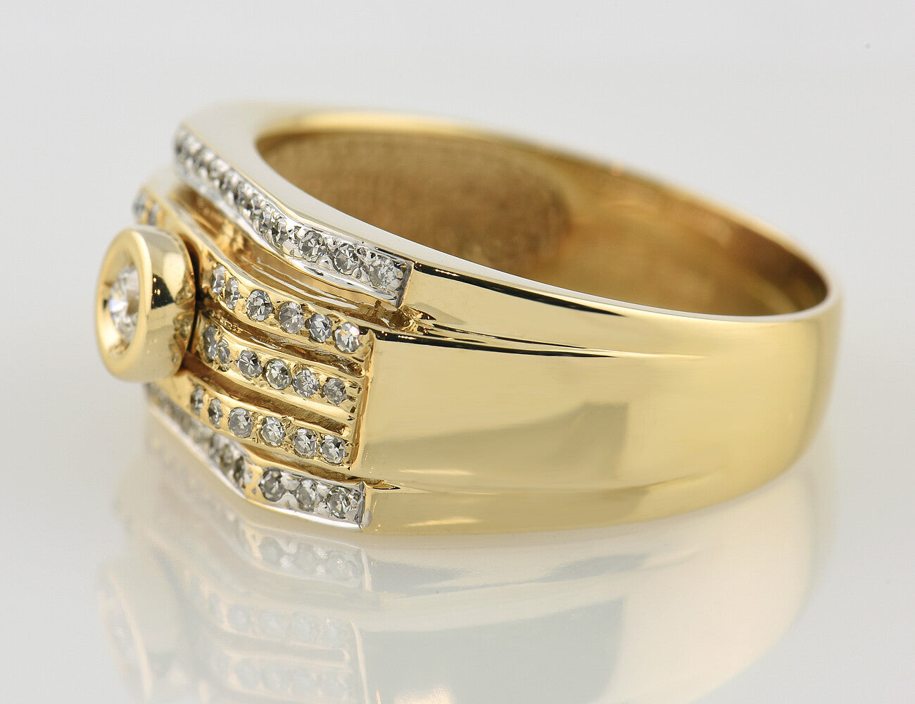 Diamant Ring 585/000 14 K Gelbgold 65 Diamanten zus. 0,65ct