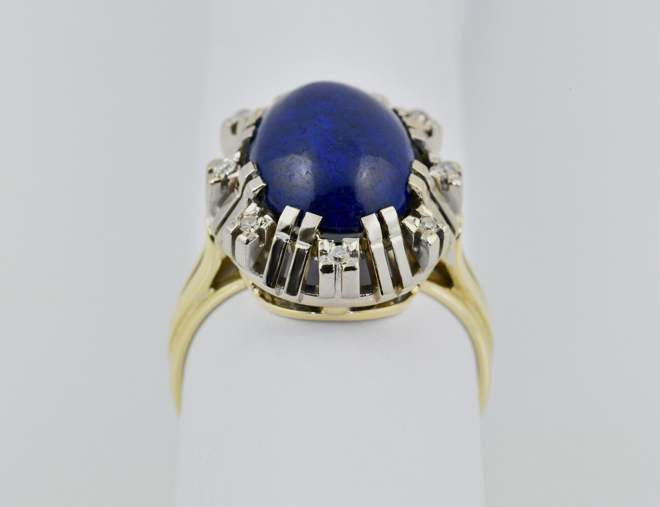 Lapis Lazuli Ring 585/000 14 K Gelbgold 8 Diamanten zus. 0,15 ct