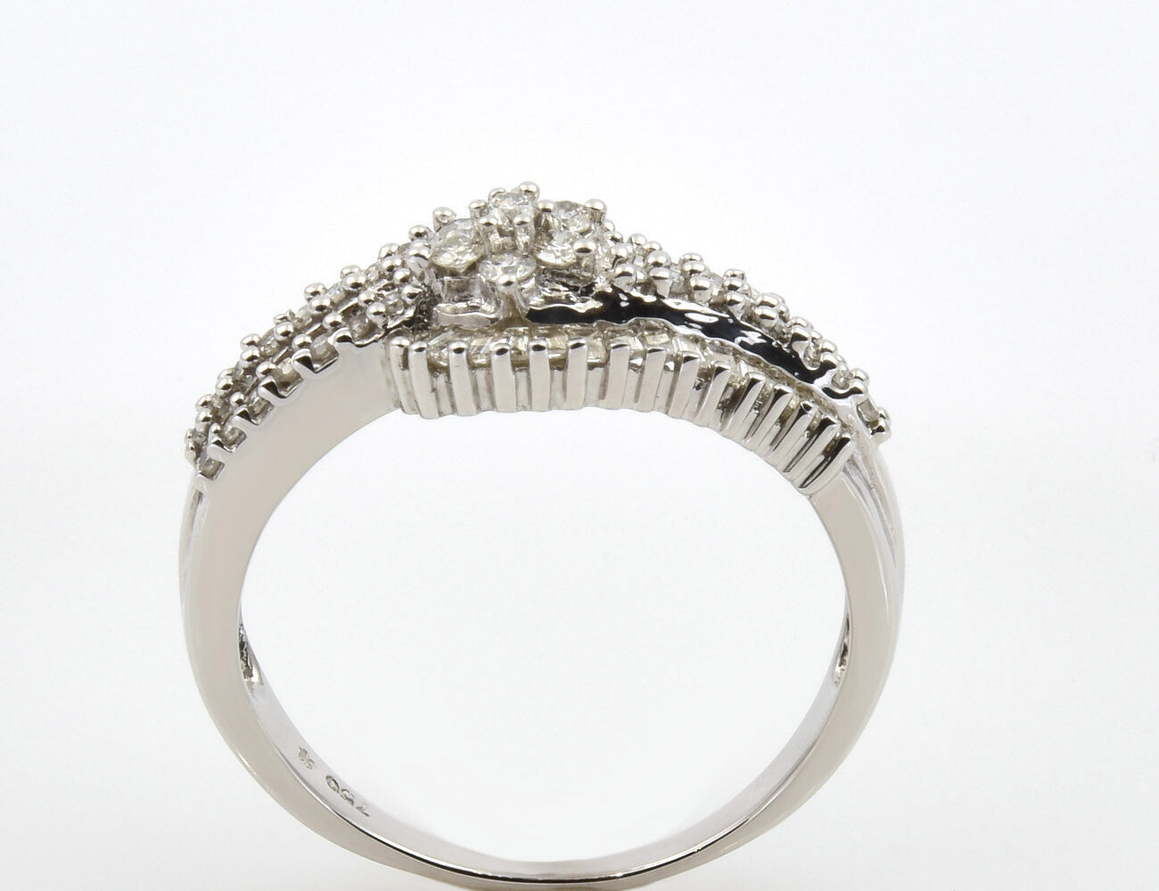 Diamant Ring 750/000 18 K Weißgold 67 Diamanten zus. 0,85 ct