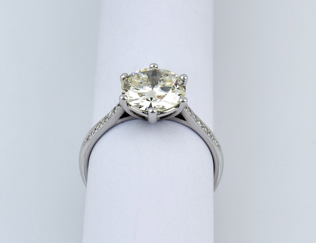 Solitär Ring 585/000 14 K Weißgold 15 Brillanten zus. 3,21 ct Wert 40.000€