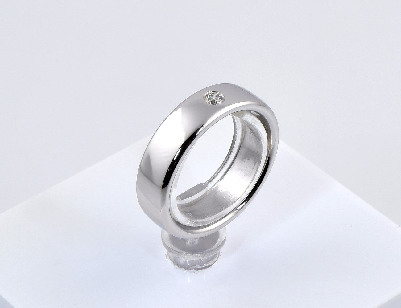 Diamant Ring 333/000 8 K Weißgold 1 Brillant 0,035 ct