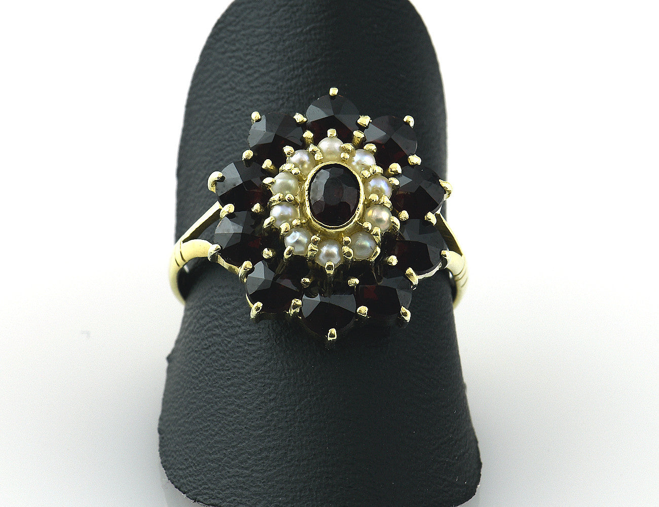 Perlen, Granat Ring 585/000 14 K Gelbgold