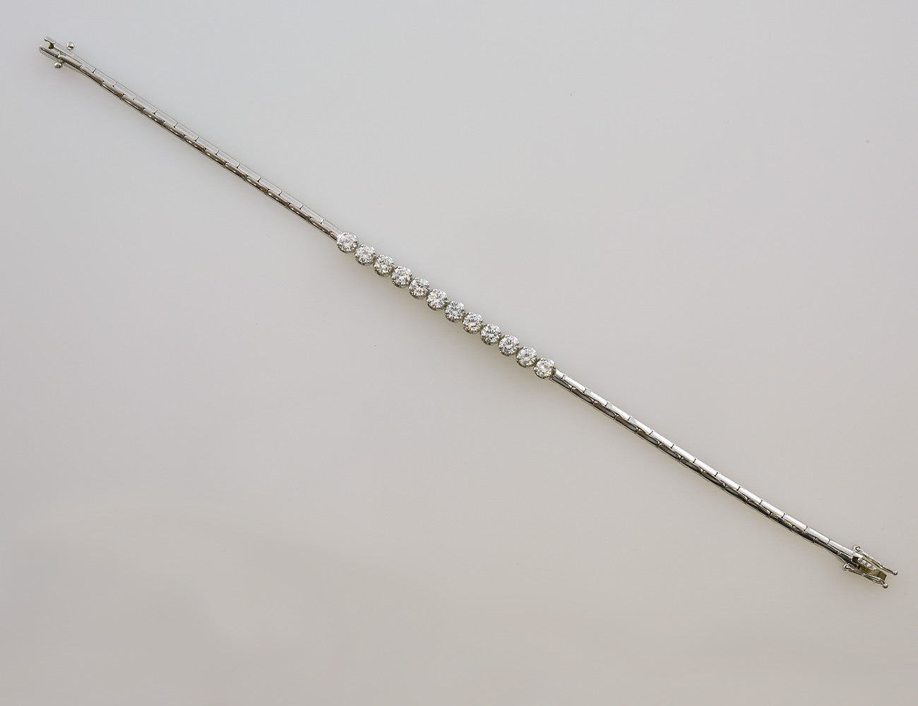 Armband 18,5  cm 585/000 14 K Weißgold  12 Diamanten zus. 1,62 ct