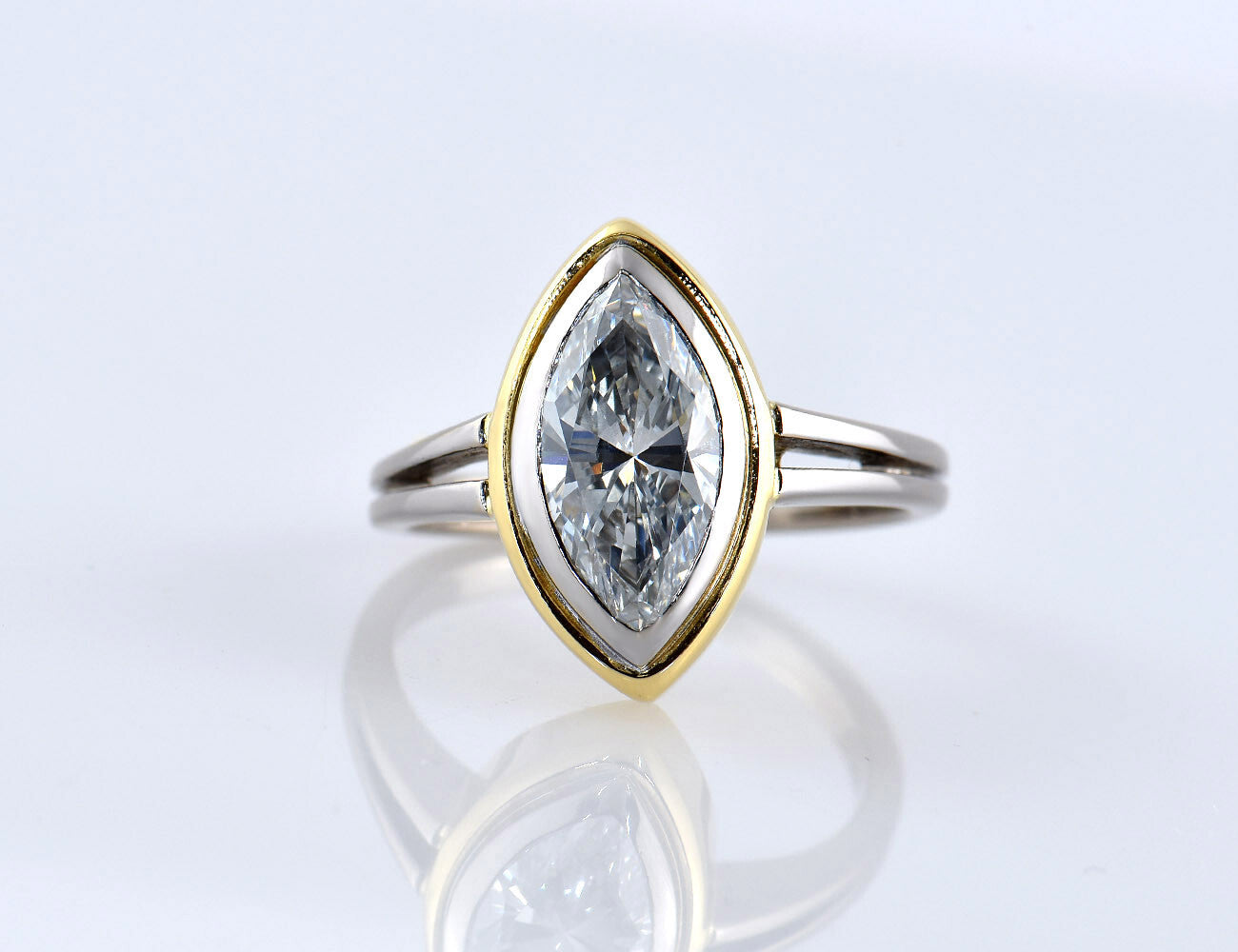 Diamant Solitär Ring 750/000 18 K Weiß-/ Gelbgold Diamant Navette 1,78 ct