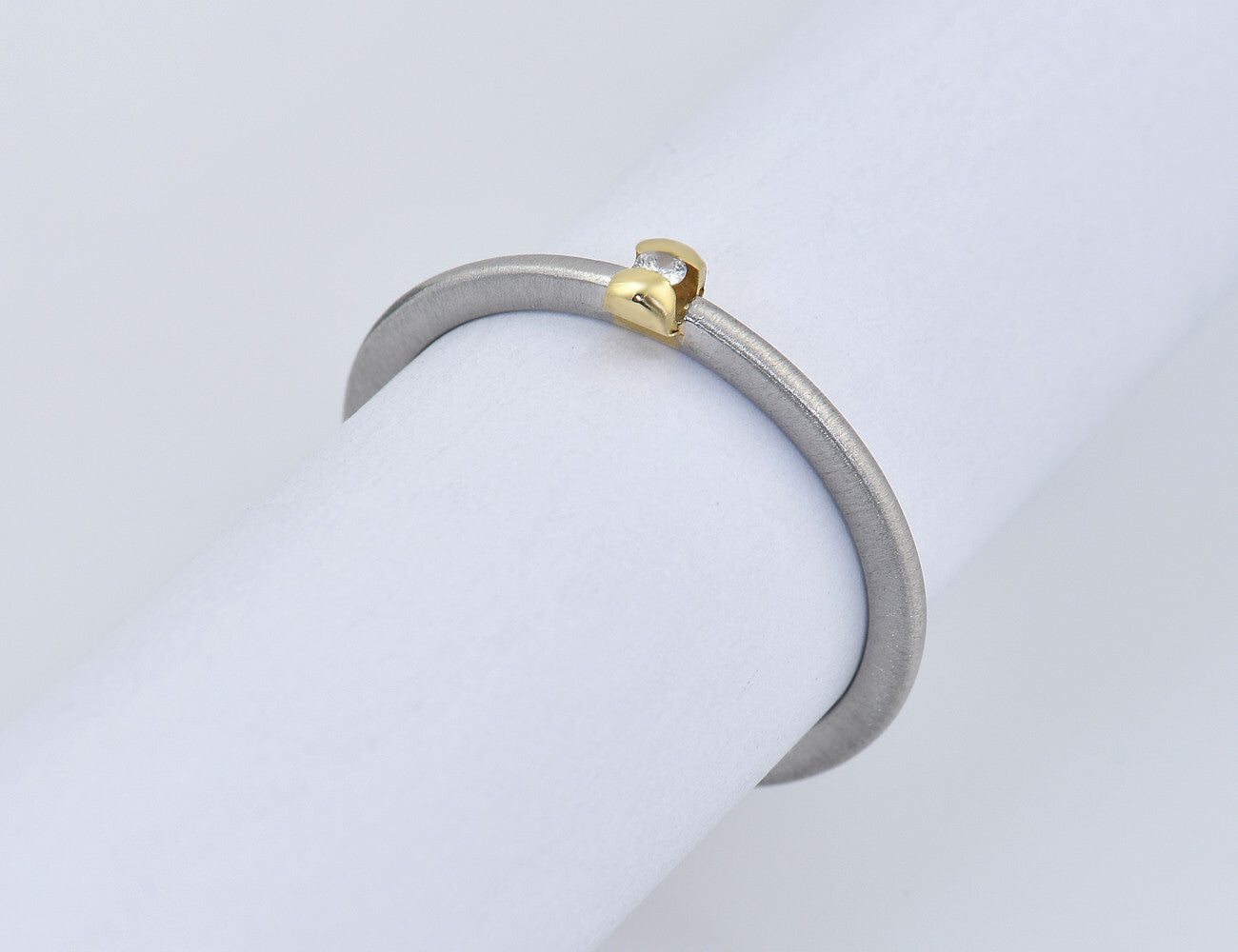 Diamant Solitär Ring 950/000 Platin / 750 Gelbgold Brillant 0,02 ct