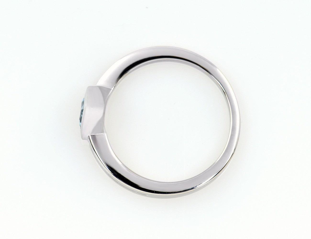 Ring Aquamarin Diamant 585/000 14 K Weißgold 5 Brillanten zus. 0,05 ct