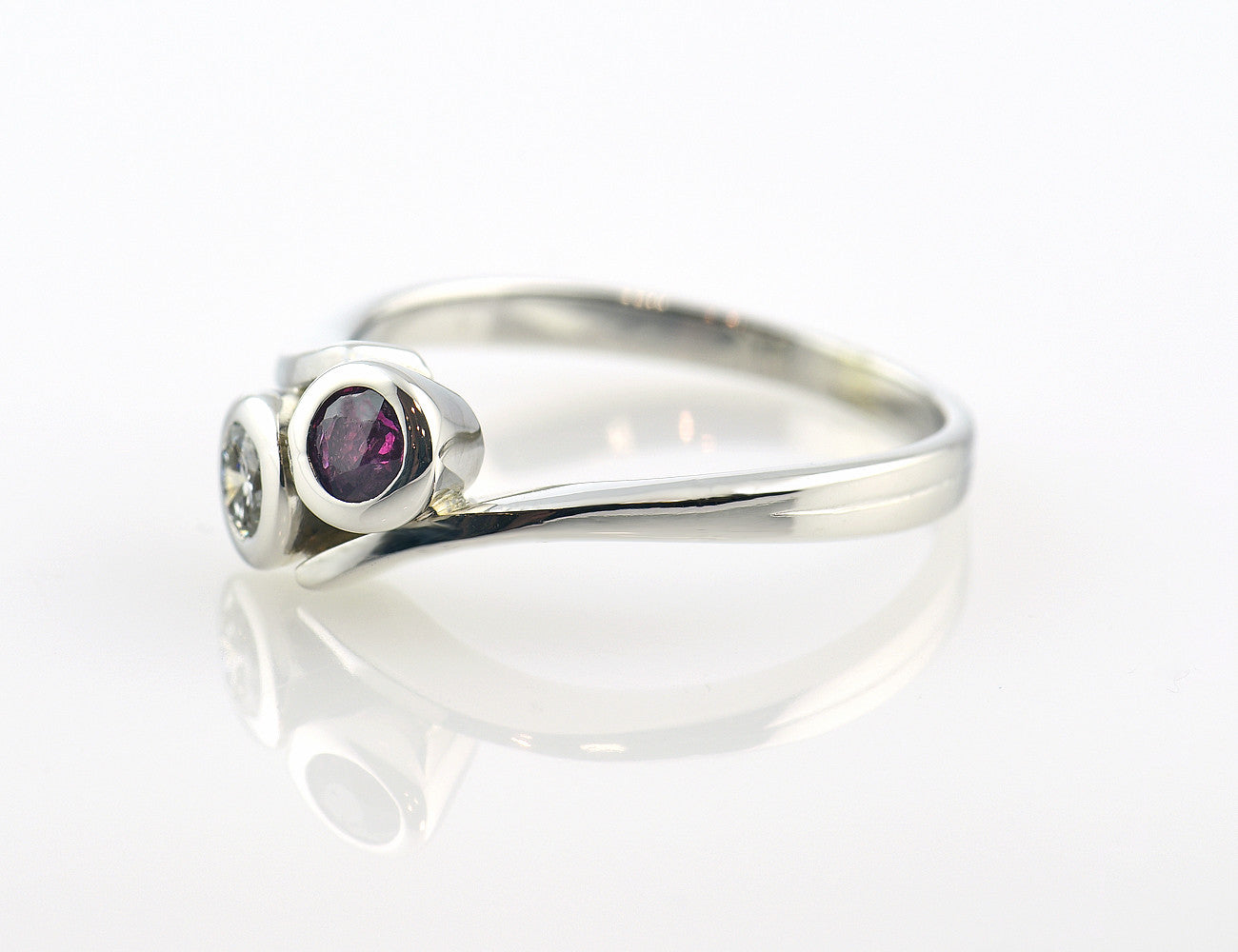 Rubin Diamant Ring 750 18 K Weißgold 1 Brillant 0,15 ct