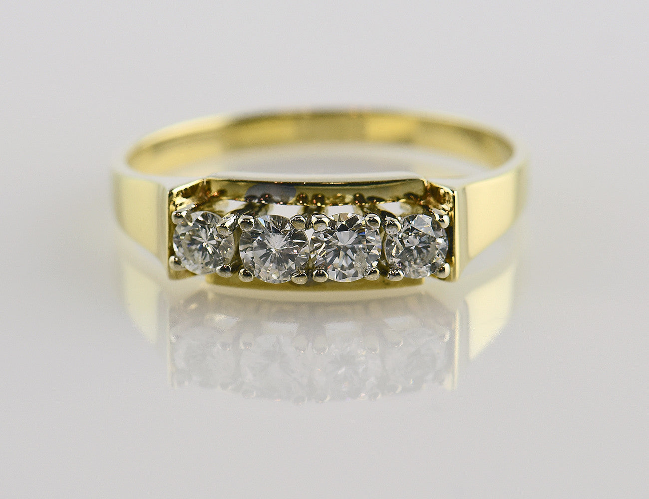 Diamant Ring 585 14 K Gelbgold 4 Brillanten zus. 0,50 ct