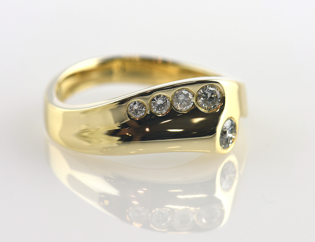 Diamant Ring 585 14 K Gelbgold 5 Brillanten zus. 0,25 ct