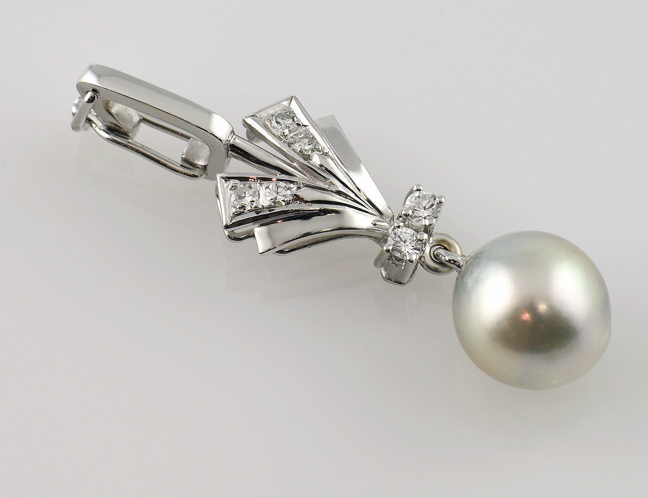 Anhänger Zuchtperle 585/000 14 K Weißgold 6 Brillanten zus. 0,11 ct