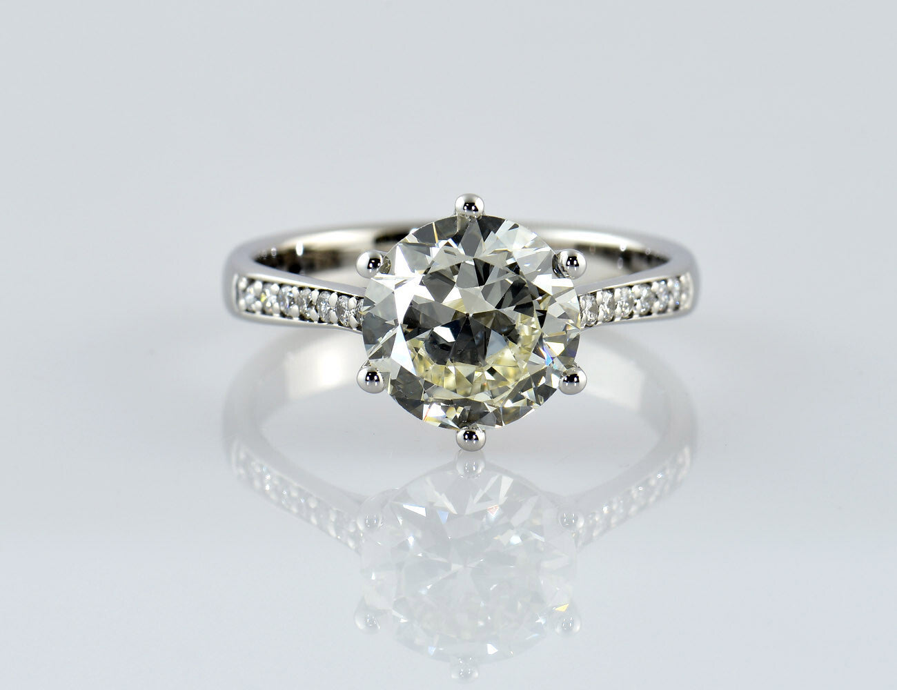 Solitär Ring 585/000 14 K Weißgold 15 Brillanten zus. 3,21 ct Wert 40.000€