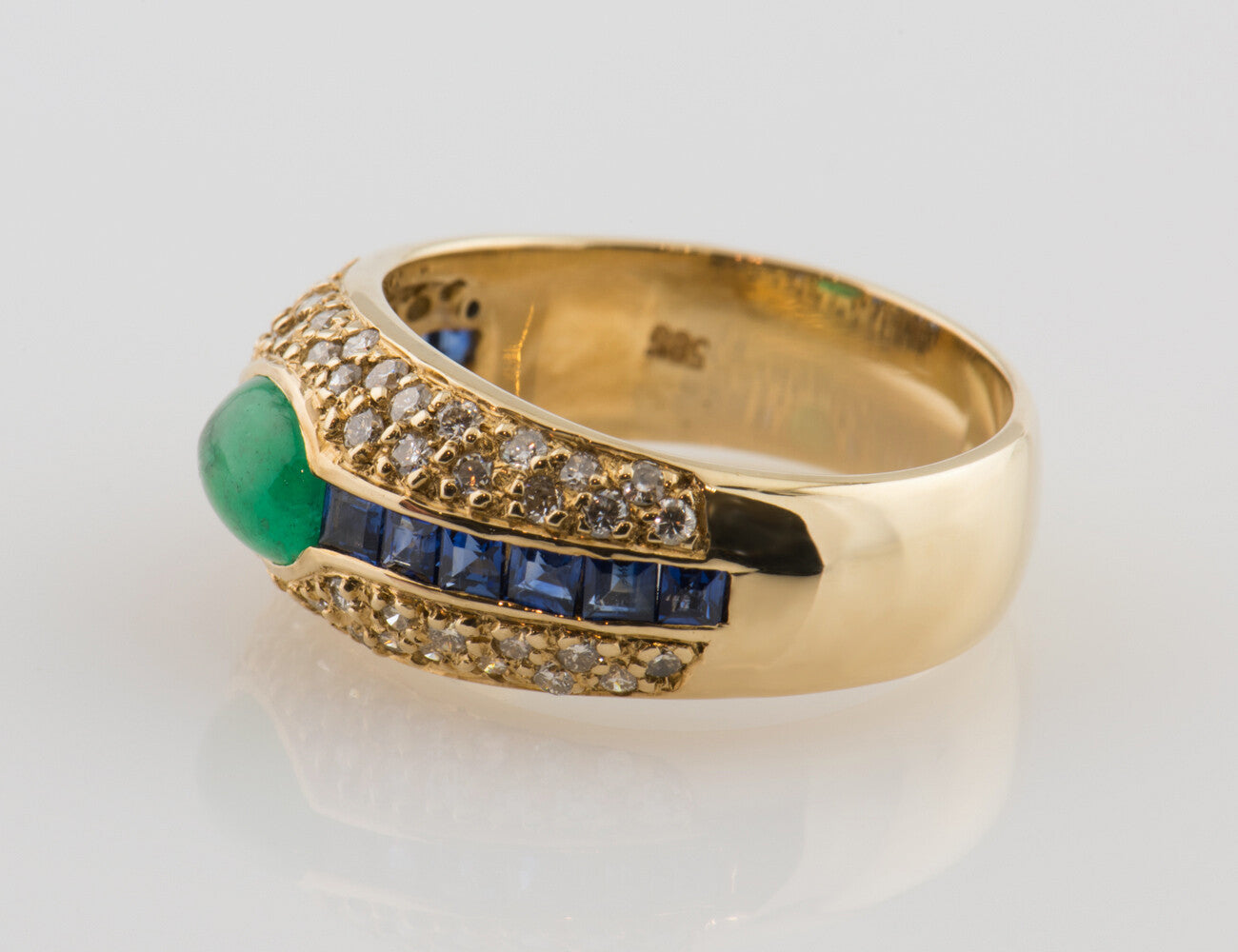 Ring Saphir, Smaragd 585/000 14 K Gelbgold 58 Brillanten zus. 0,58 ct